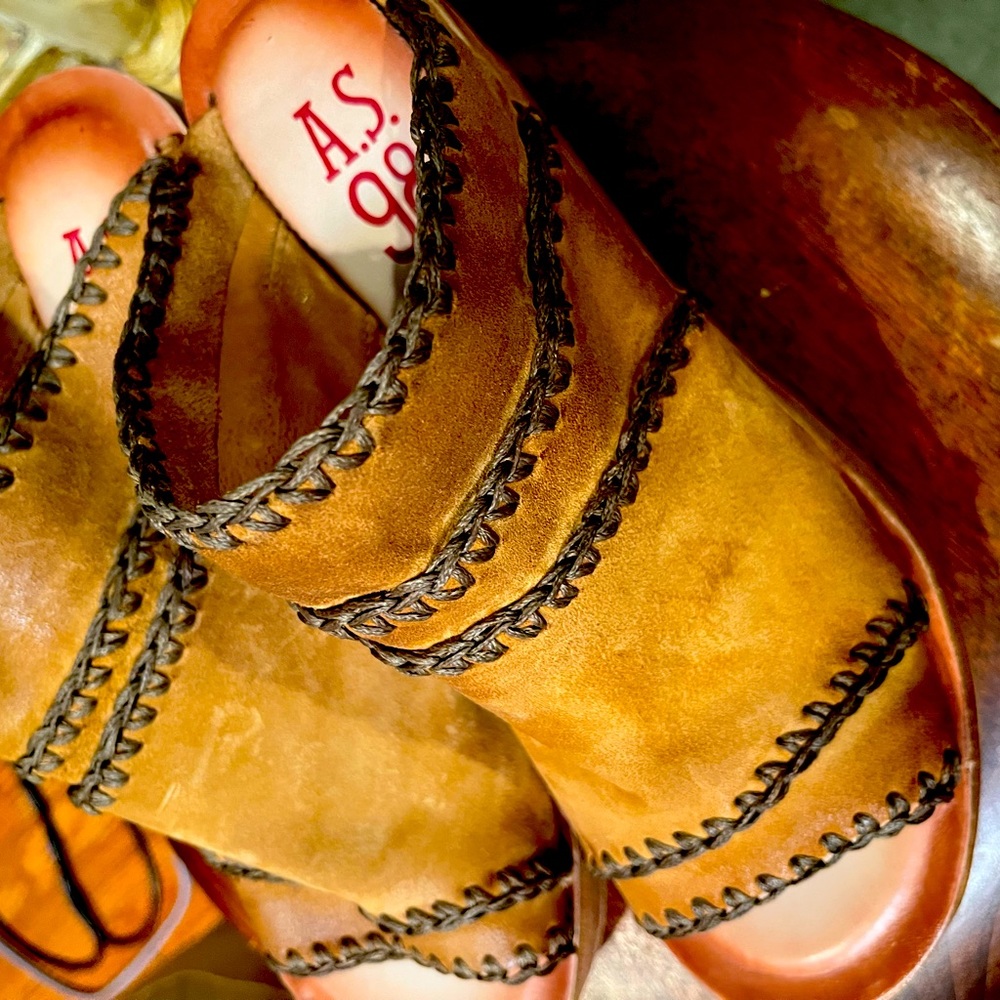 A.s.98 Nelson platform new never worn true 8.5 size 39 leather pairs 299.00